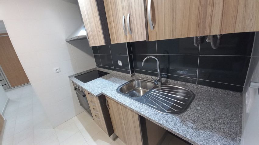 Imagem Cozinha de apartamento t2 em Praça Dom Afonso de Albuquerque