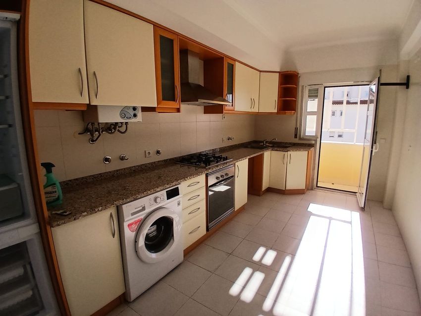 Imagem Cozinha de apartamento t2 em Rua o Primo Basílio