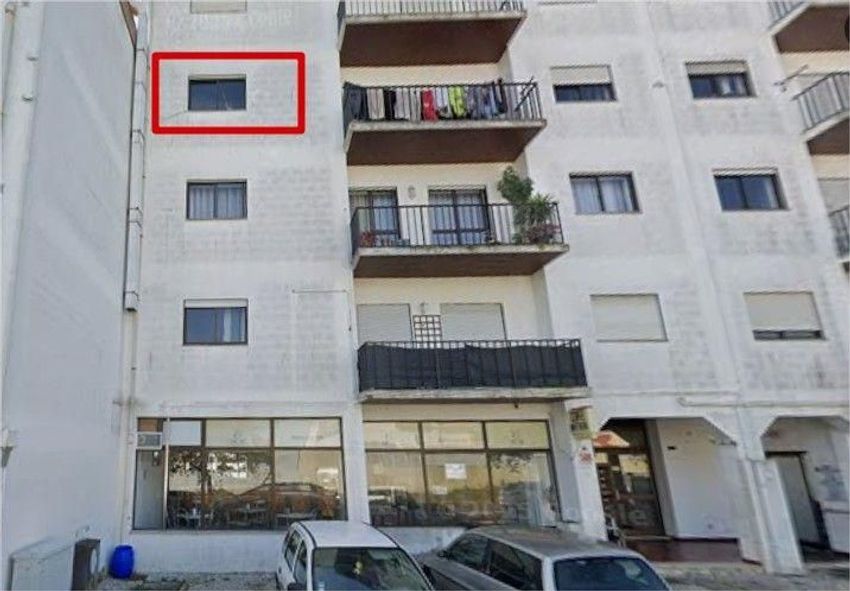 Imagem Vistas de apartamento t2 em Rua das Olaias, 3 º drt.