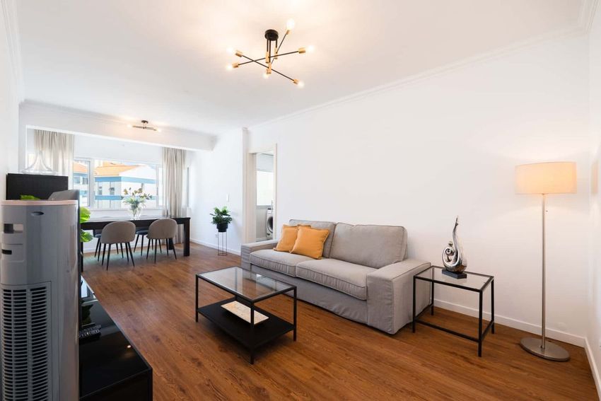 Imagem Sala de estar de apartamento t2 em Rua António Louro, 300