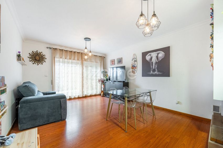 Imagem Sala de estar de apartamento t2 em Rua Dom António Ferreira Gomes, 239