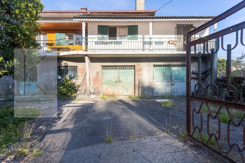 Imagem Fachada de  moradia independente em Lugar redondelo
