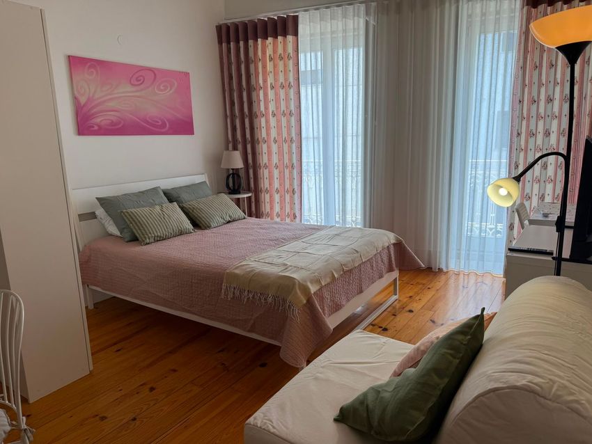 Imagem Quarto de apartamento t0 em Rua do Bonjardim, 648