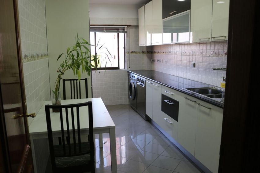 Imagem Cozinha de apartamento t2 em Rua Cidade de Brasilia
