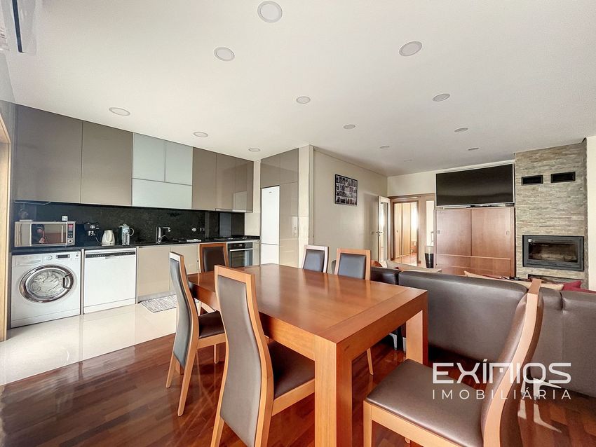 Imagem Sala de estar de apartamento t2 em Benguiados - Santa Catarina