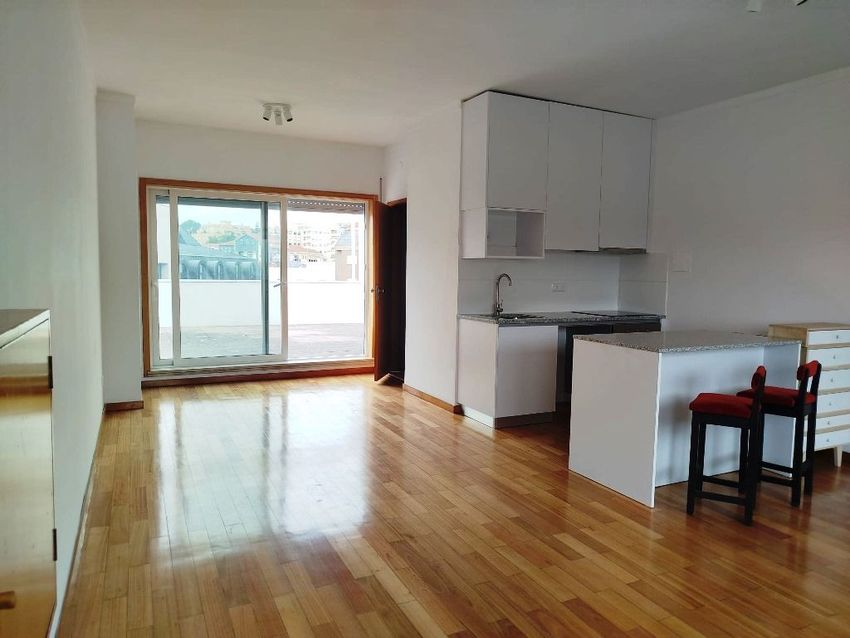 Imagem Divisão de apartamento t0 em Travessa da Carvalhosa