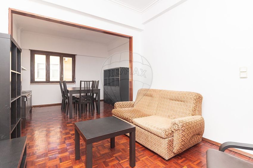 Imagem Sala de estar de apartamento t2 em Castanheira do Ribatejo e Cachoeiras