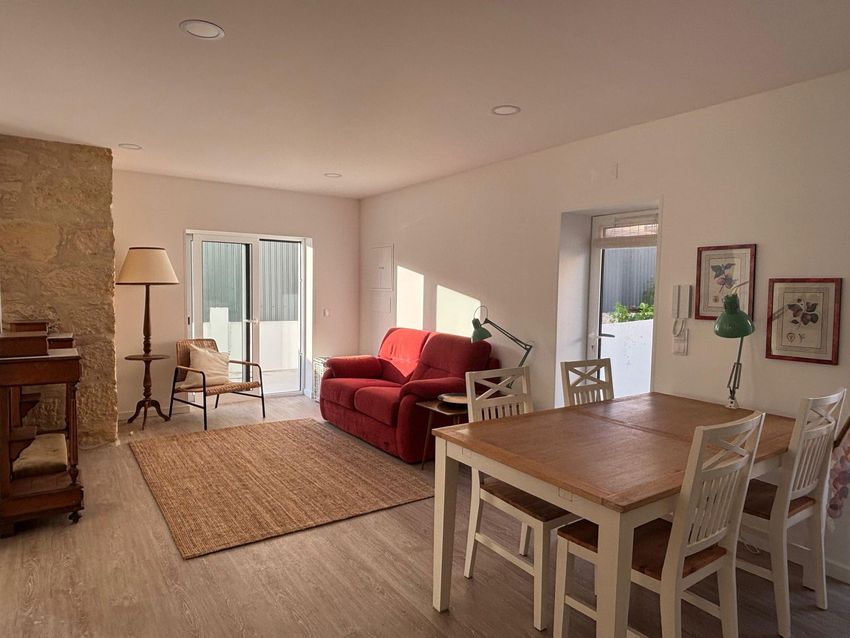 Imagem Sala de estar de apartamento t2 em Rua gil vicente, 21
