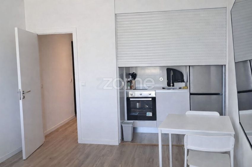 Imagem Sala de estar de apartamento t0 em Rua do Progresso, 444