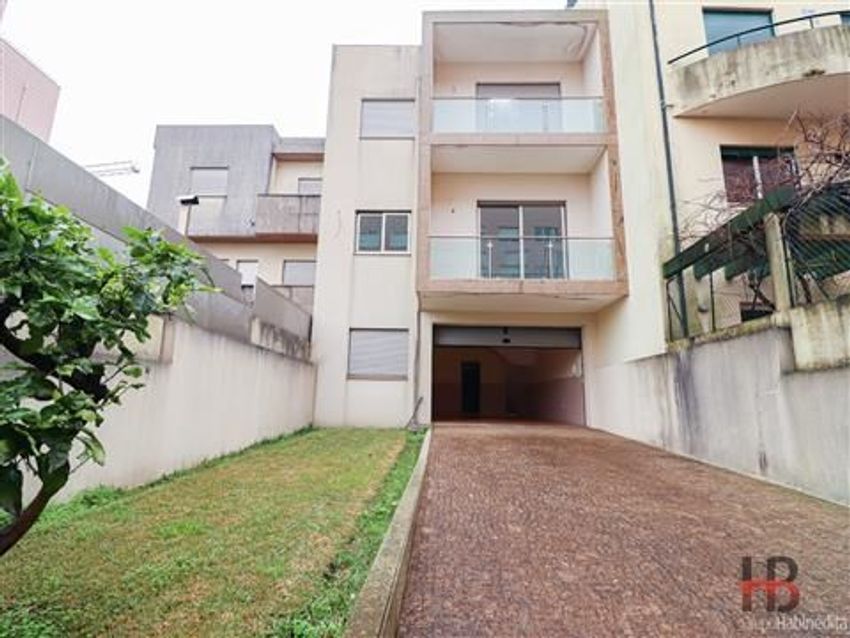Imagem Vistas de  moradia geminada em Quinta das Rosas - Rasa de Baixo