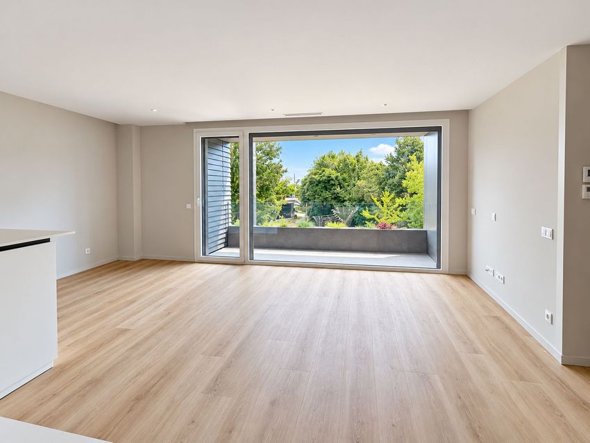 Imagem Divisão de apartamento t2 em Rua Flávia Estefânia Guimarães, 54
