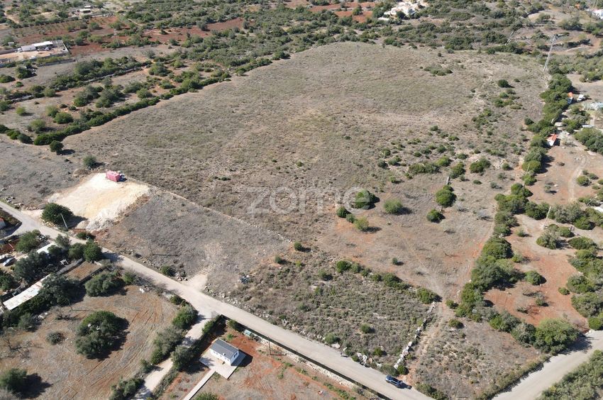 Imagem de terreno em Impasse Fernão de Magalhães