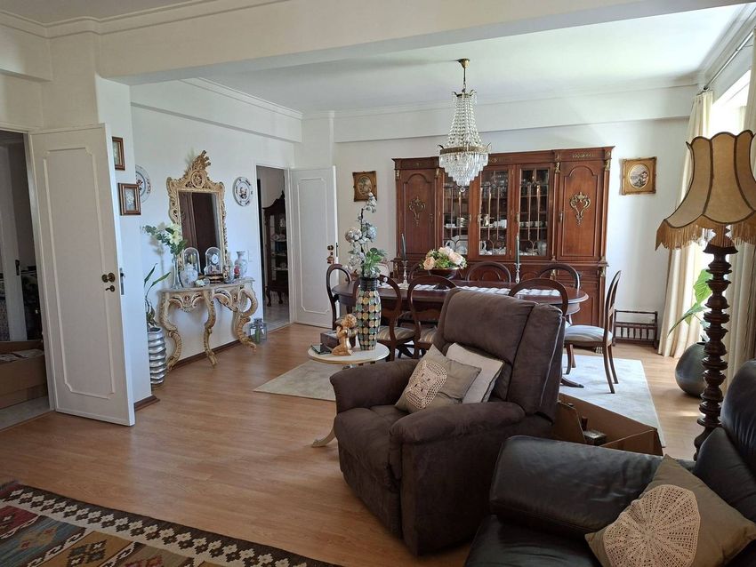 Imagem Sala de estar de apartamento t3 em Rua Cidade de São Paulo