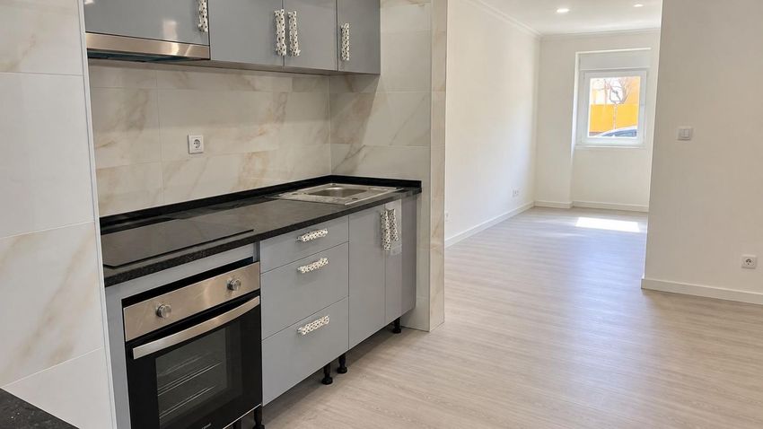 Imagem Cozinha de apartamento t2 em Centro da Amadora