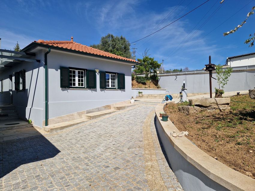 Imagem Fachada de  casa de aldeia em Santa Maria Rebordões