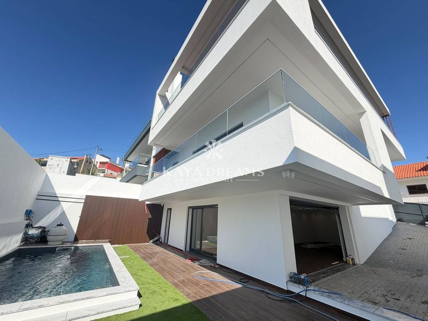 Imagem Piscina de  casa ou moradia em Pontinha e Famões