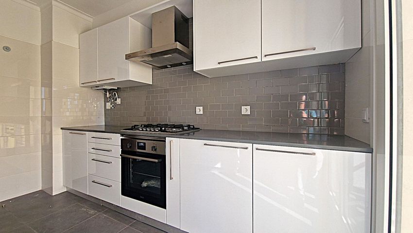 Imagem Cozinha de apartamento t3 em Rua Professor Mark Athias, 15
