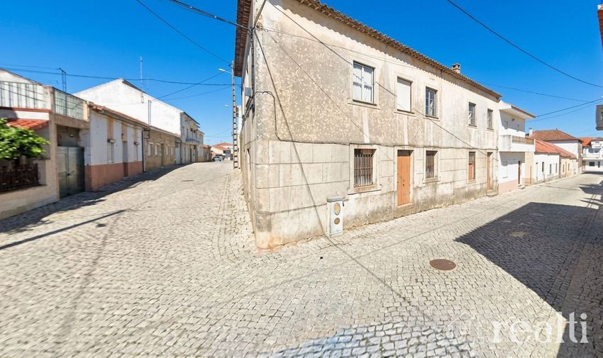 Зображення Фасад,  окремий будинок чи котедж, Rua do Bairro José Bento Número 1, 14
