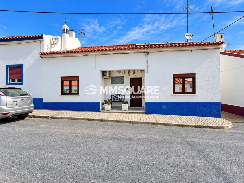 Imagem Fachada de  moradia geminada em Vale de Santiago