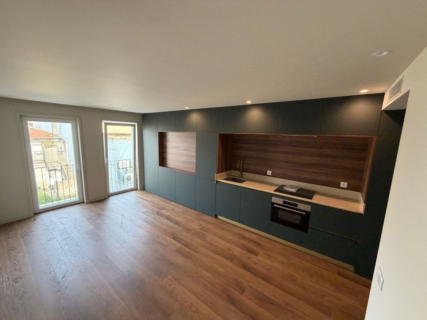 Imagem de apartamento t1 em Rua de Brito Capelo, 571
