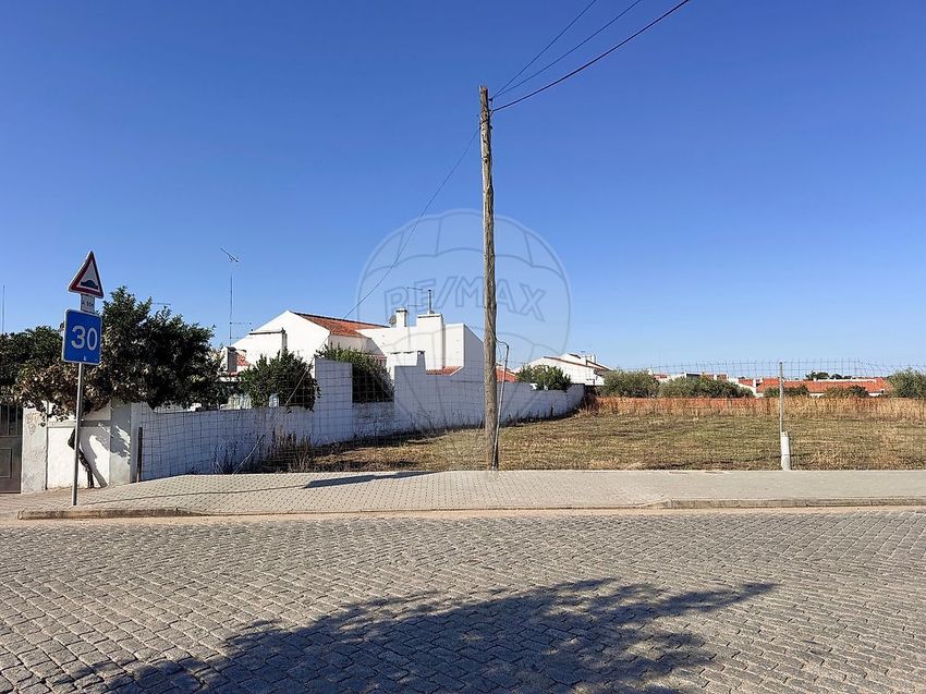Imagem de terreno em São Manços e São Vicente do Pigeiro