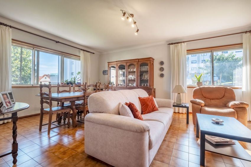 Imagem Sala de estar de apartamento t3 em Praceta Vasco da Gama