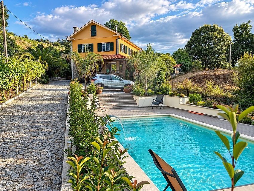 Imagem Piscina de  quinta em Estrada da Igreja