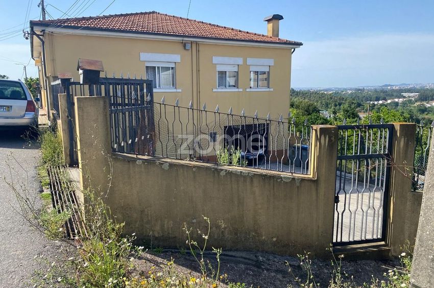 Imagem Fachada de  moradia independente em Travessa Alheira D'Aquém, 444