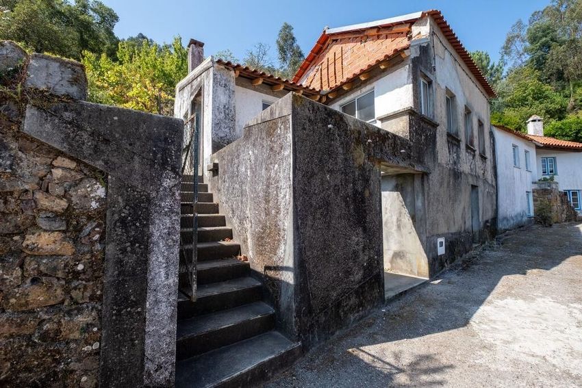 Imagem Fachada de  moradia independente em Penacova
