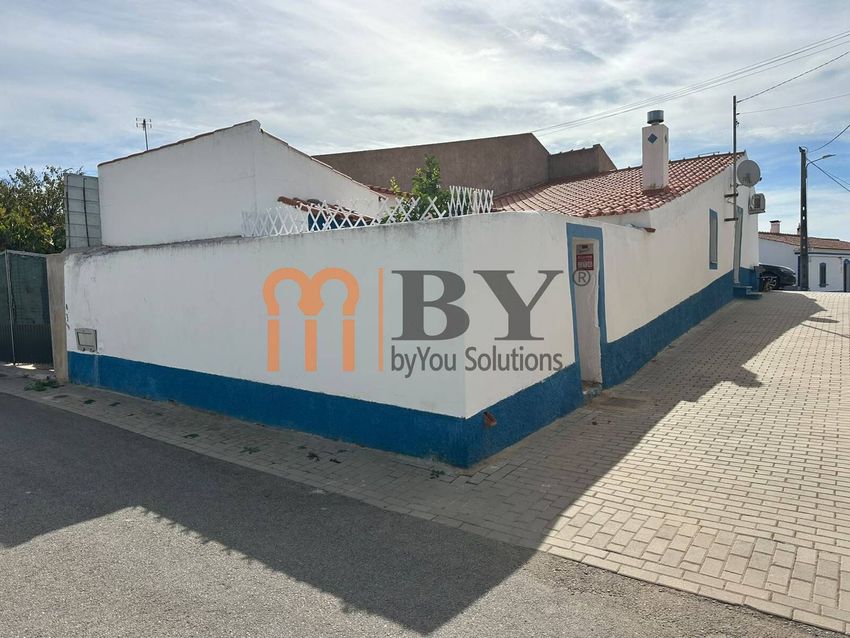 Imagem Fachada de  moradia geminada em Rua da Bela Vista