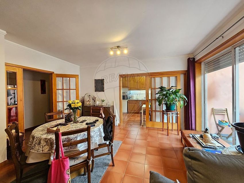 Imagem Sala de estar de apartamento t2 em Rua Dom Manuel I