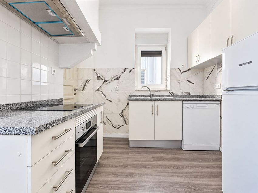 Imagem Cozinha de apartamento t4 em Avenida Cândido dos Reis