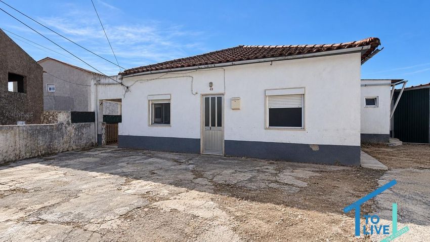 Imagem Fachada de  moradia independente em São Pedro de Tomar