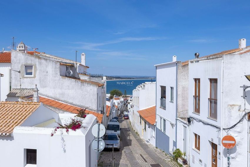 Imagem Redondezas de  casa ou moradia em Centro