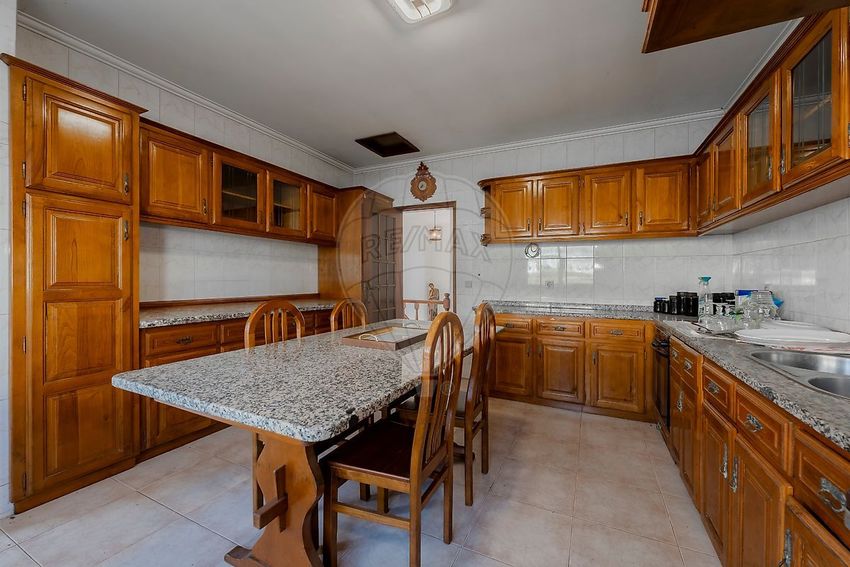 Imagem Cozinha de  moradia independente em Vilarinho das Cambas