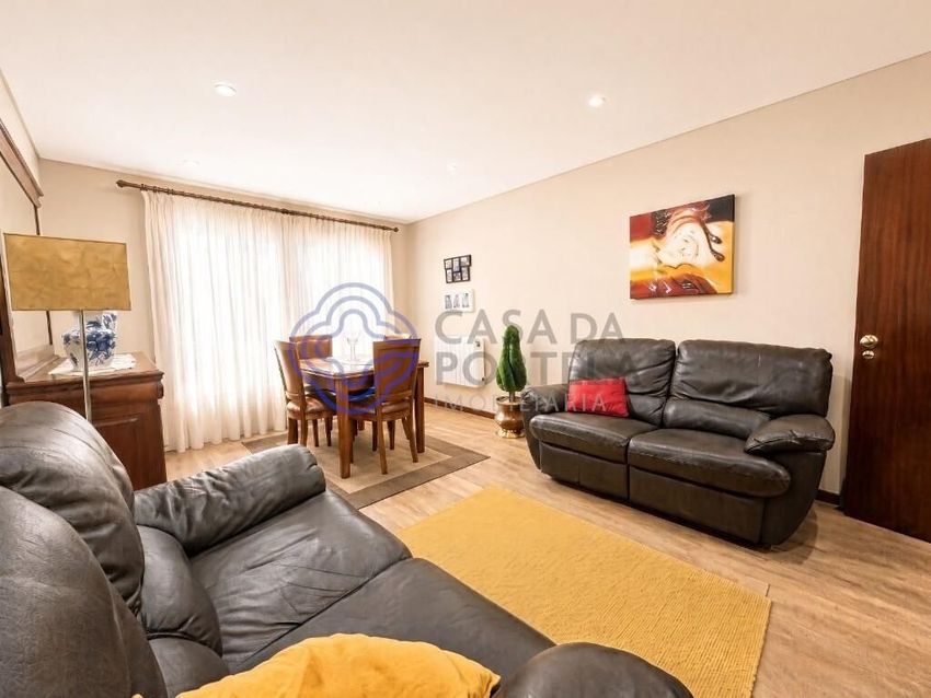Imagem Sala de estar de apartamento t3 em Rua Ferreira Castro, 45