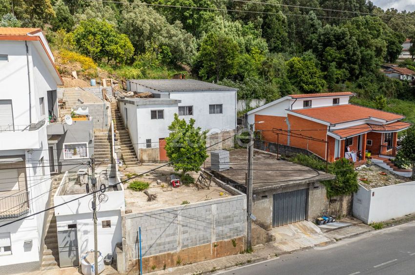 Imagem Fachada de armazém em Rua da Ervedosa, 476