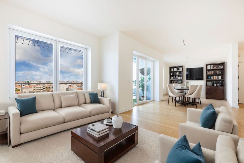 Imagem Sala de estar de apartamento t4 em Campo Pequeno