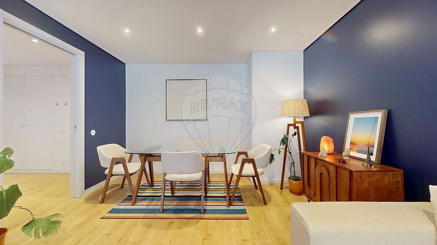 Imagem Sala de estar de apartamento t3 em Rua Artur Loureiro