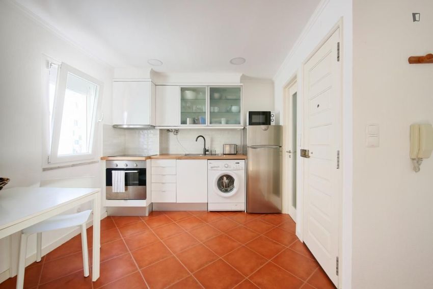 Imagem Cozinha de apartamento t1 em Beco da Cardosa