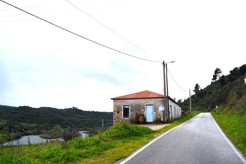 Imagem Fachada de  moradia independente em Envendos