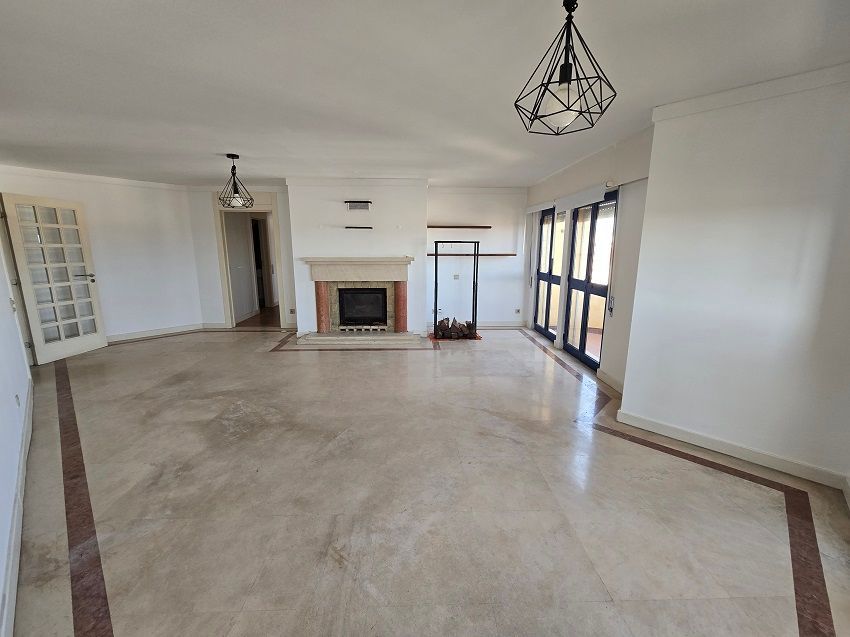 Imagem Sala de estar de apartamento t3 em Rua Agostinho Neto