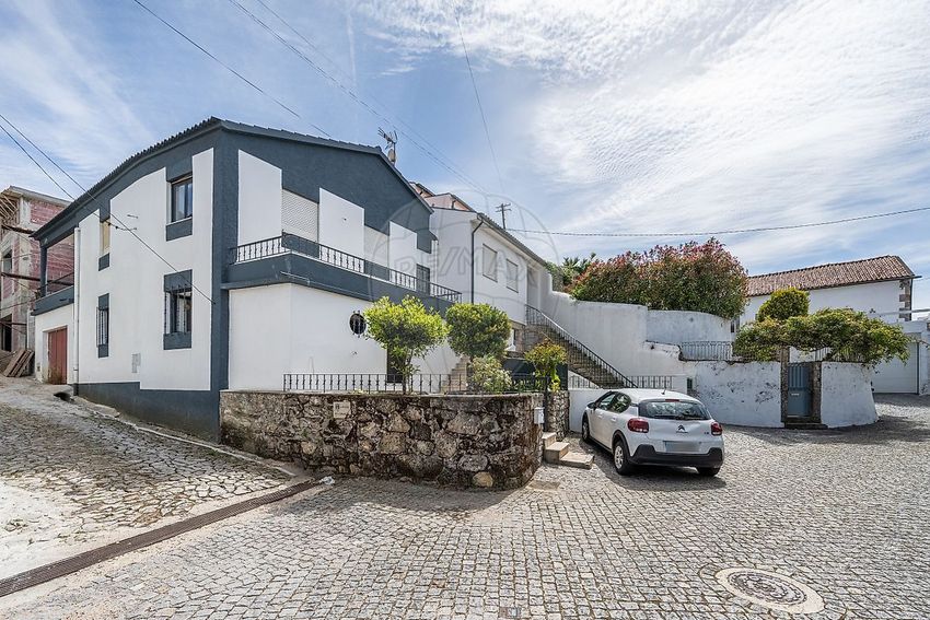 Imagem Fachada de  moradia independente em Rua a - Lugar de São Sebastião