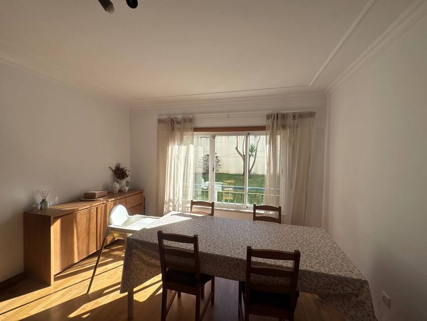 Imagem Sala de estar de apartamento t2 em Rua da Urmeirada, 7