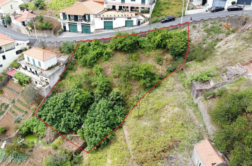 Imagem Terreno de terreno em Estreito de Câmara de Lobos