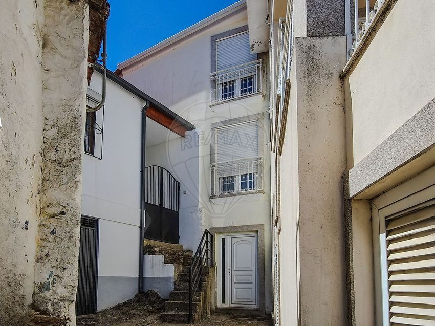 Imagem Vistas de  moradia independente em Penajóia