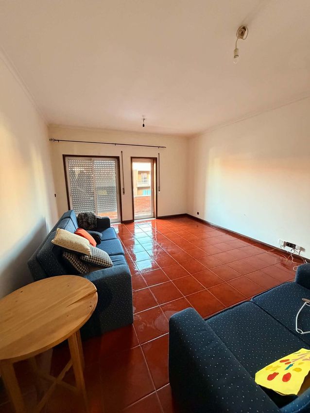 Imagem Sala de estar de apartamento t2 em Urbanização Vila das Laranjeiras, 8