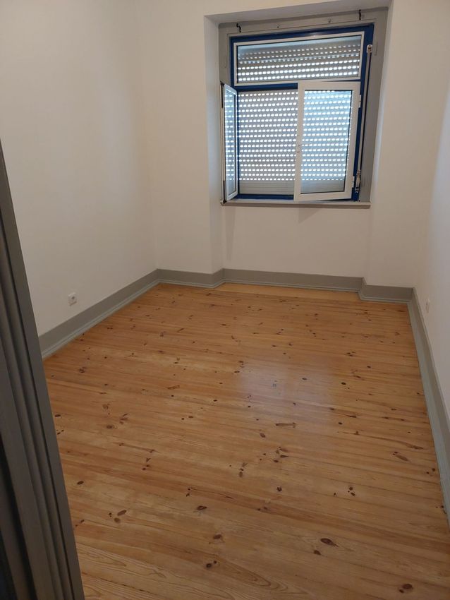 Imagem Divisão de apartamento t1 em Rua Pinto Ferreira, 42