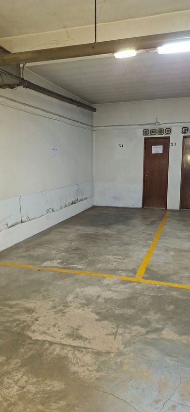 Imagem Garagem de garagem em Avenida 5 de Outubro, 19