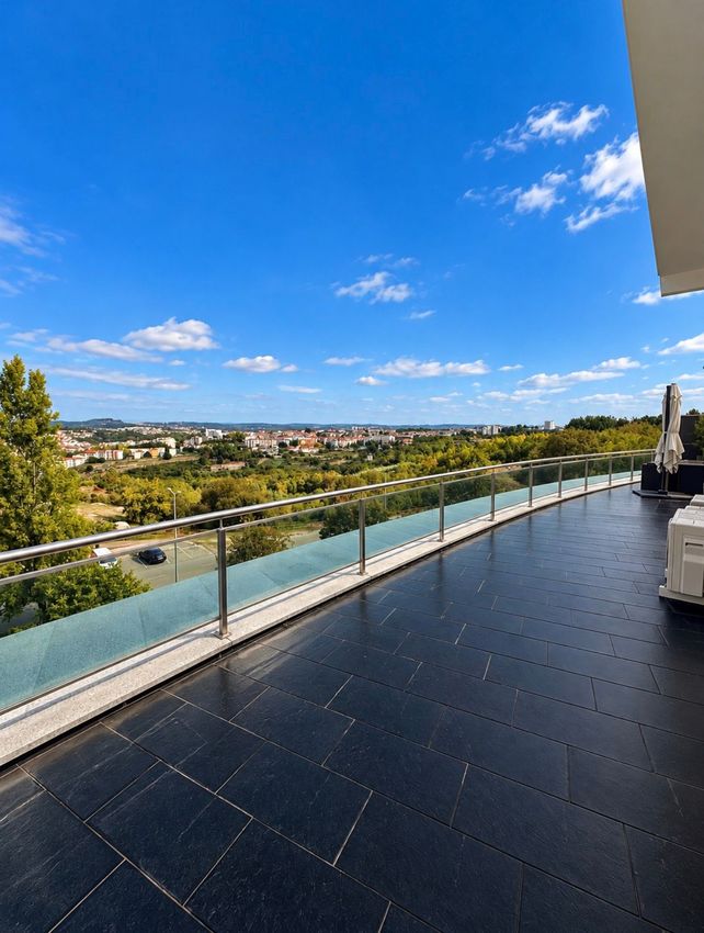 Imagem Terraço de apartamento t4 em Urbanização Colina Verde, 54